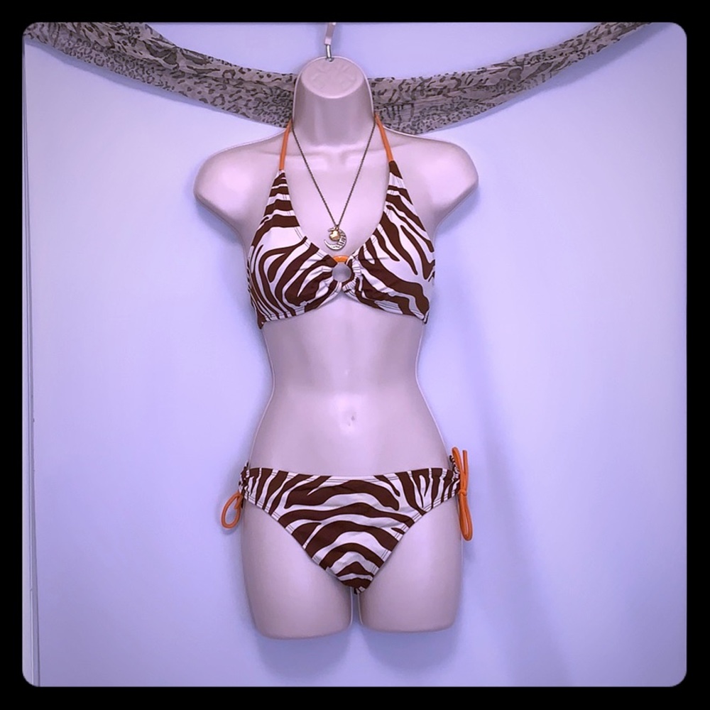 Brown and white zebra print bikini 👙